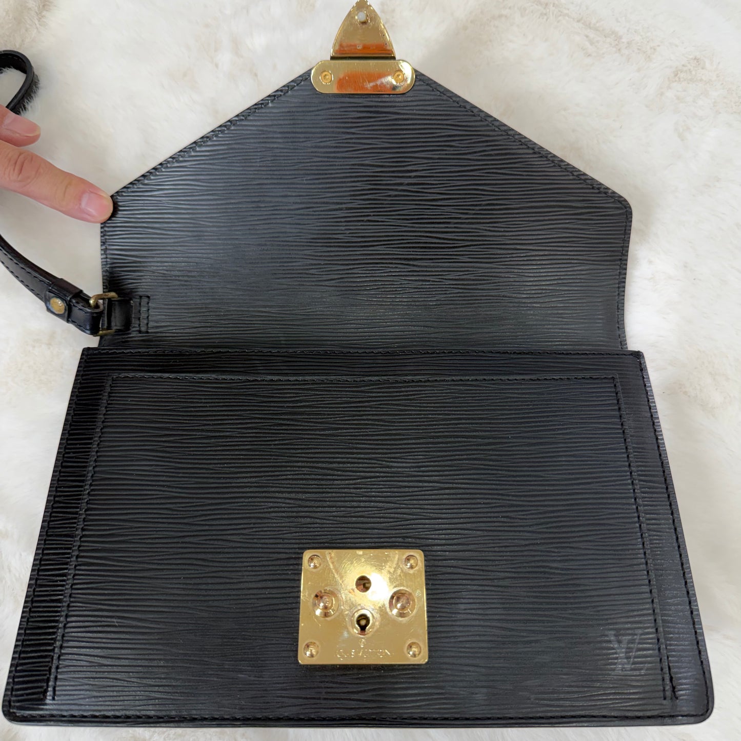 Louis Vuitton Black Epi Dragonne Clutch