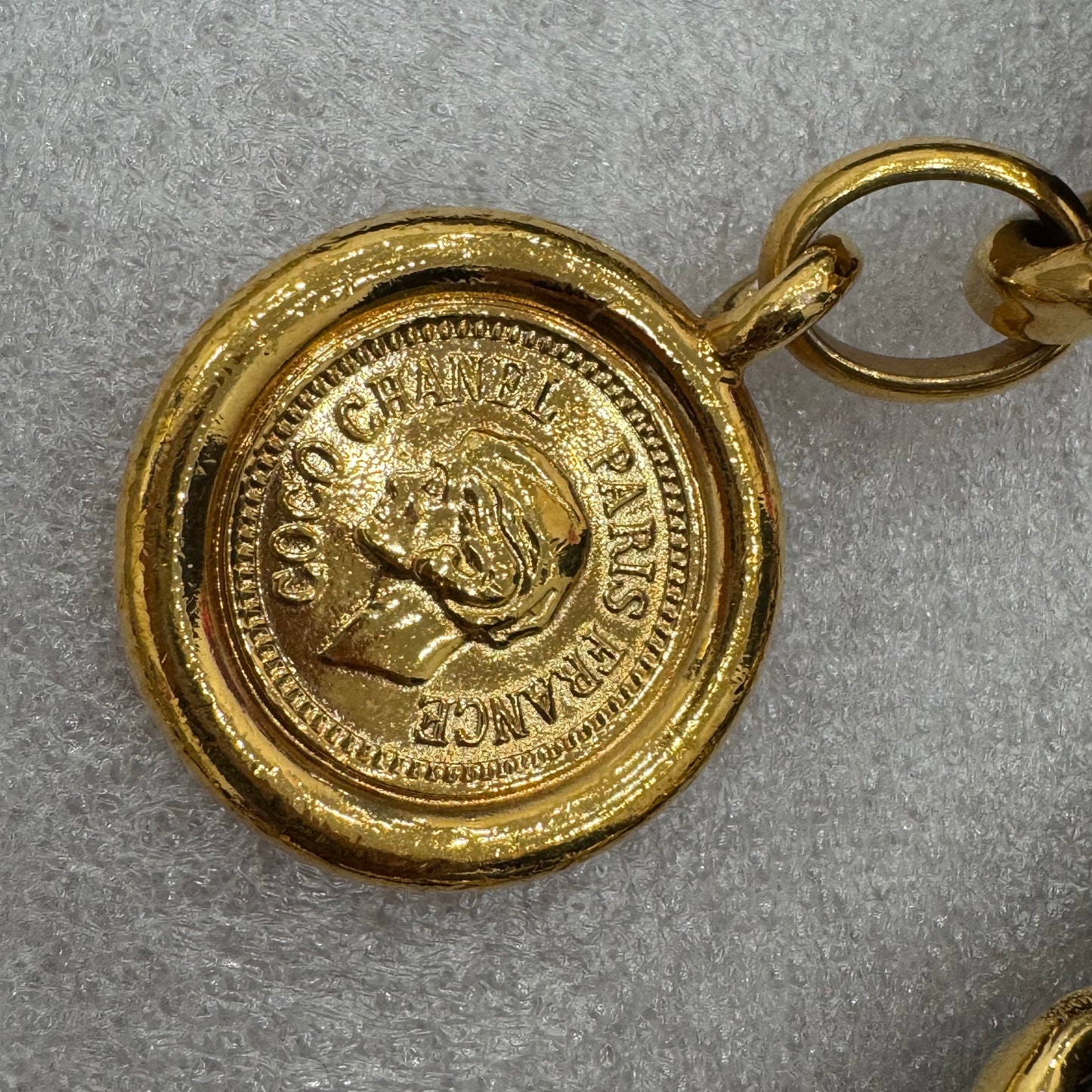 CHANEL gold toned necklace/belt