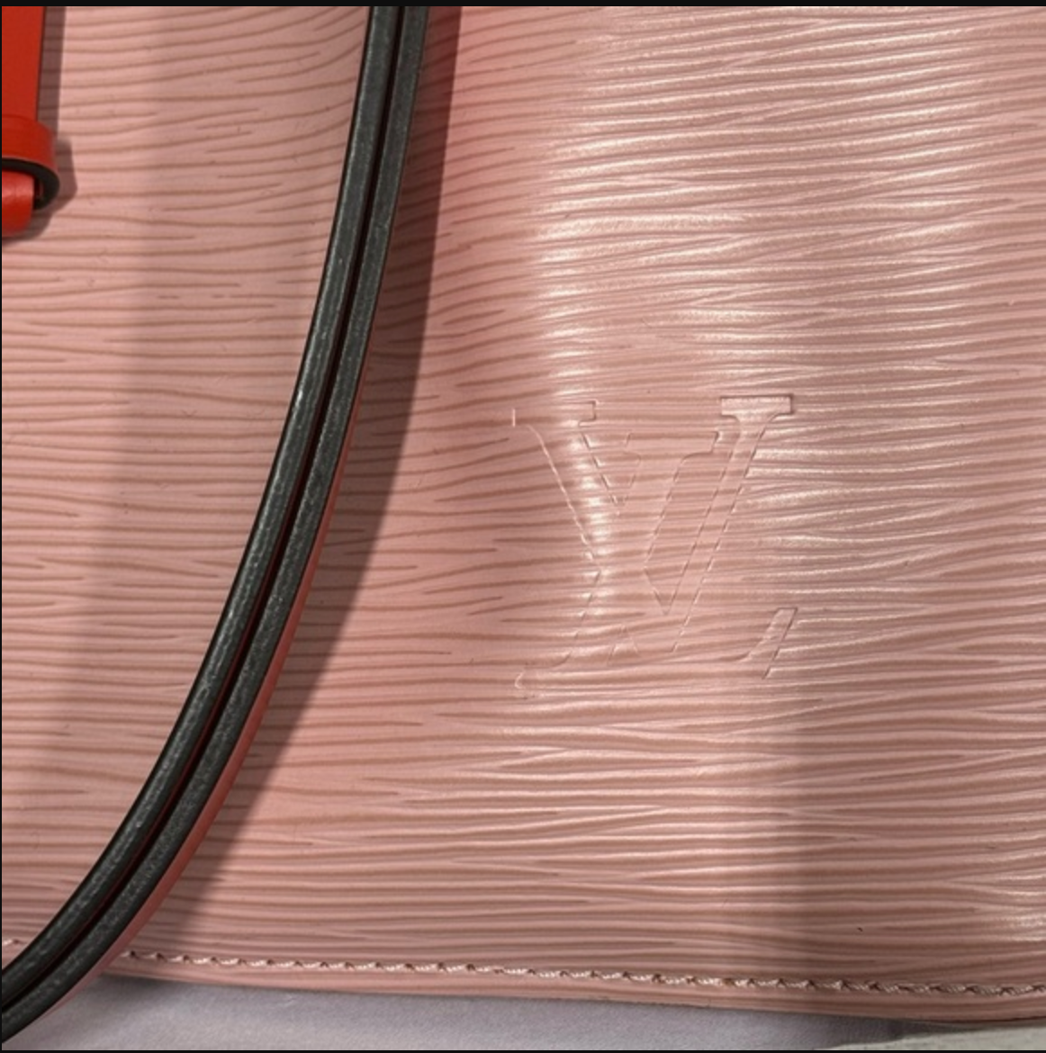 Louis Vuitton Pink/Red EPI Noe Crossbody/Shoulder bag MM