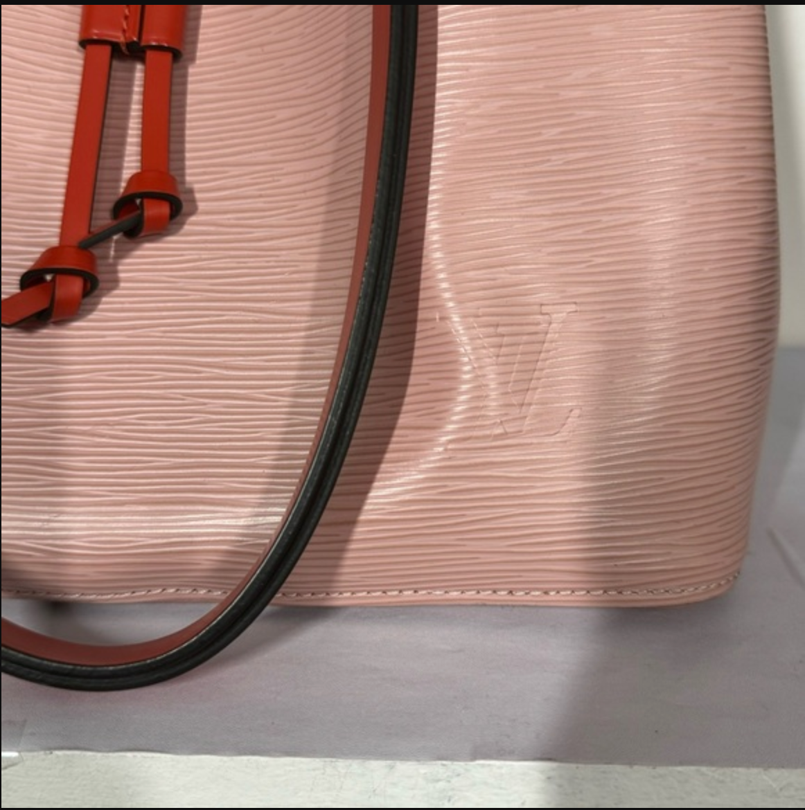 Louis Vuitton Pink/Red EPI Noe Crossbody/Shoulder bag MM
