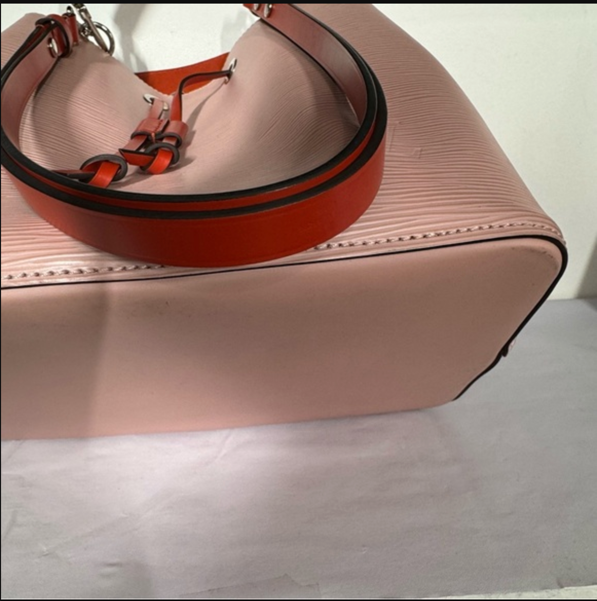 Louis Vuitton Pink/Red EPI Noe Crossbody/Shoulder bag MM