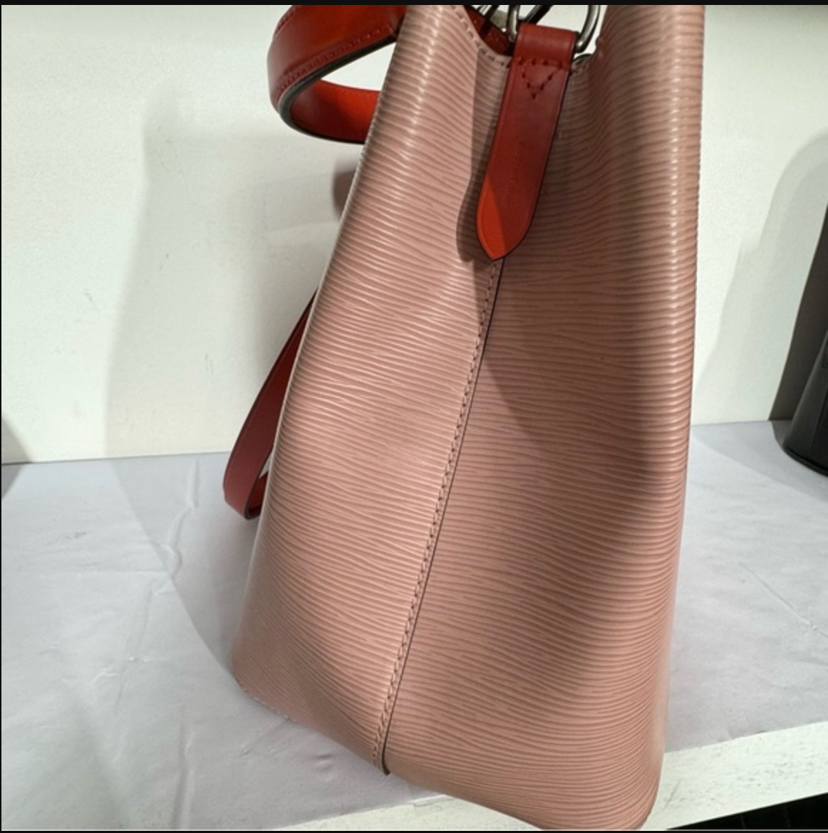 Louis Vuitton Pink/Red EPI Noe Crossbody/Shoulder bag MM