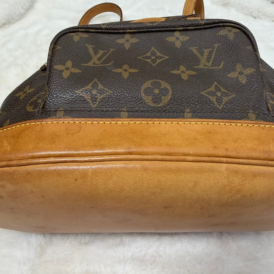 Louis Vuitton Montsouris MM Backpack in Monogram canvas