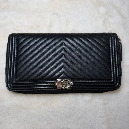 Chanel Black Chevron Lambskin Boy Wallet