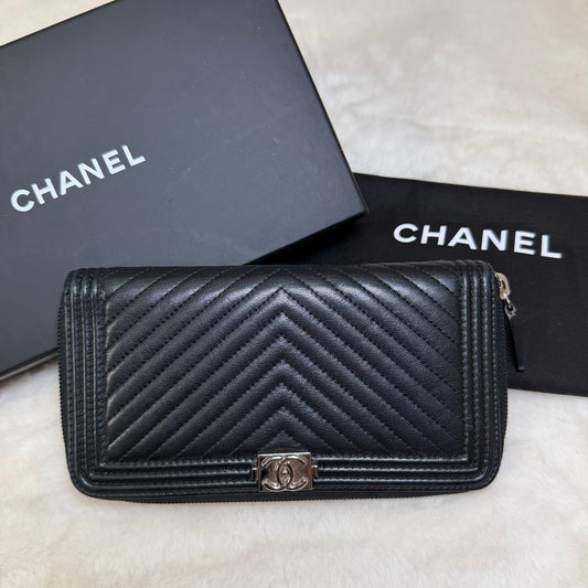 Chanel Black Chevron Lambskin Boy Wallet