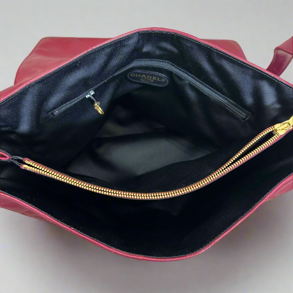 CHANEL Red CC Quilted Lambskin Crossbody/Messenger Bag