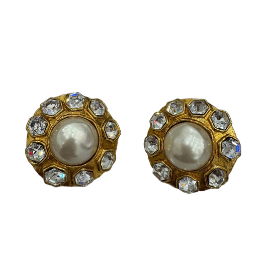CHANEL Flower Pearl Earring