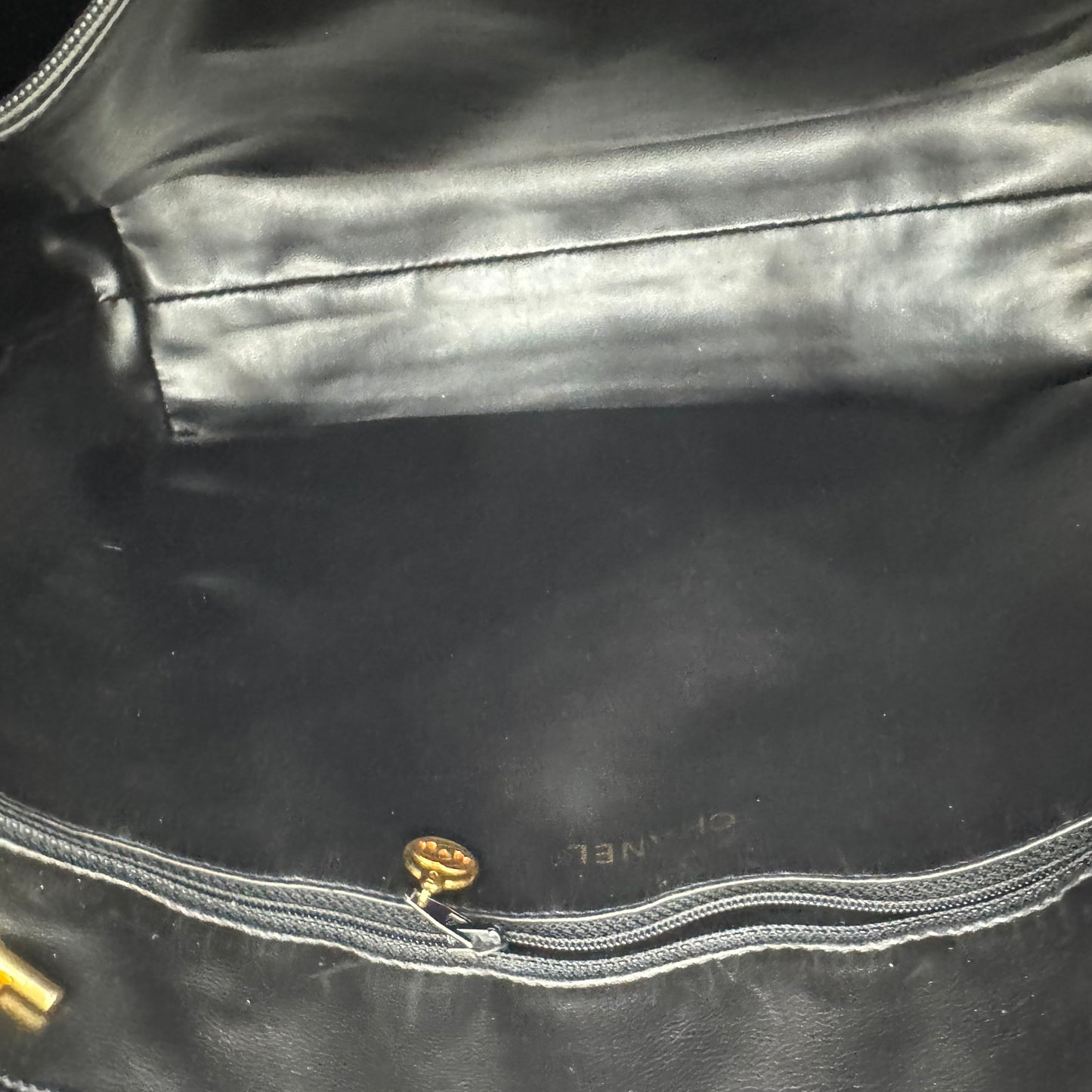 CHANEL Black Caviar leather Large tote/Shoulder bag with Front Pocket