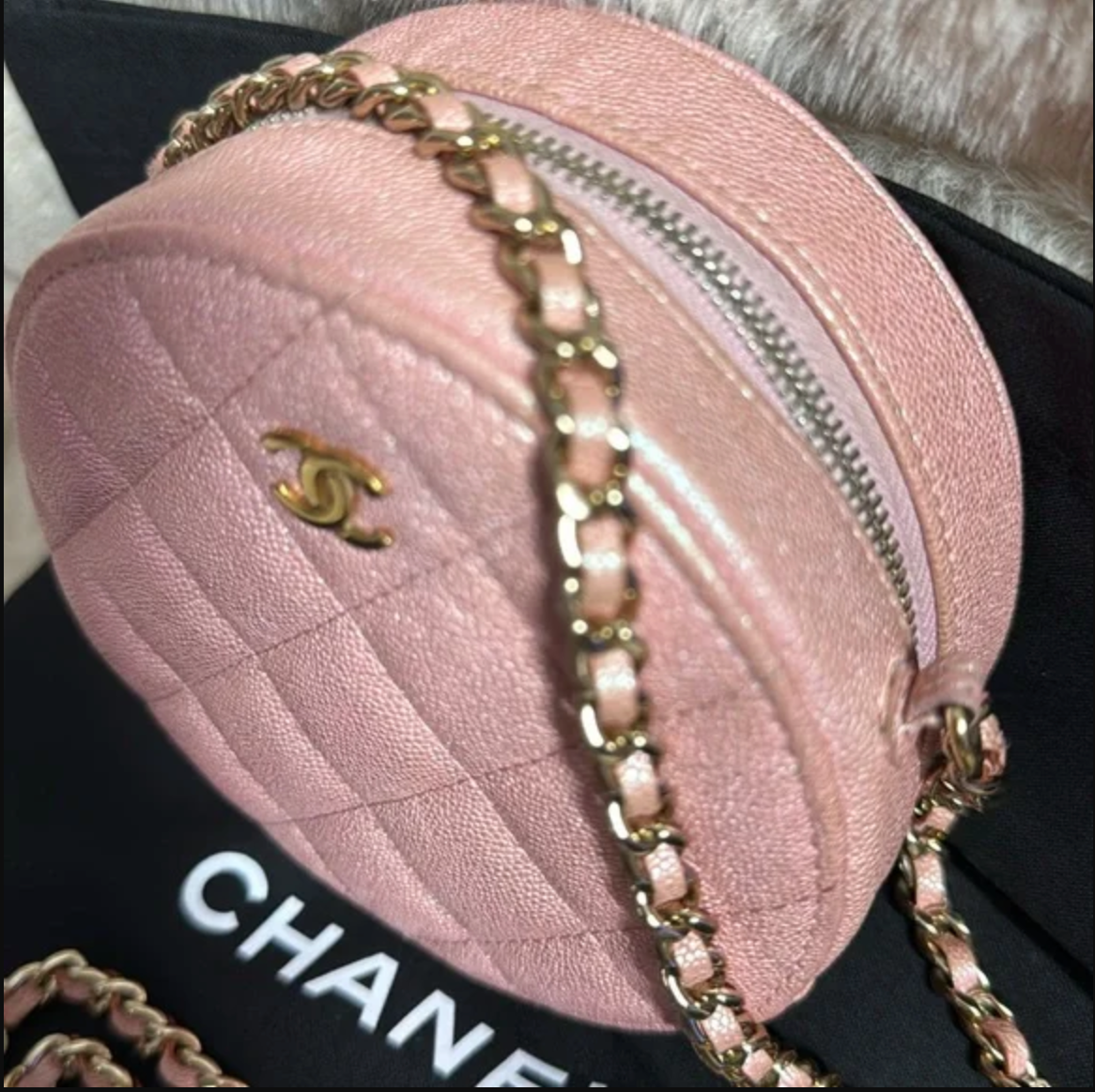 CHANEL quilted pink caviar leather Crossbody round shape bag