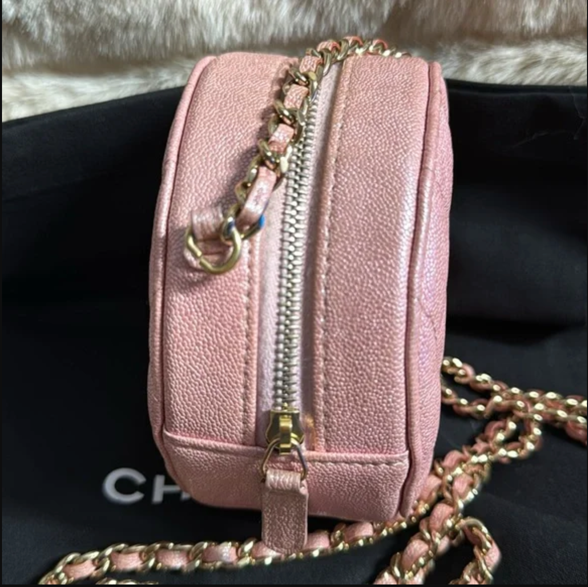 CHANEL quilted pink caviar leather Crossbody round shape bag