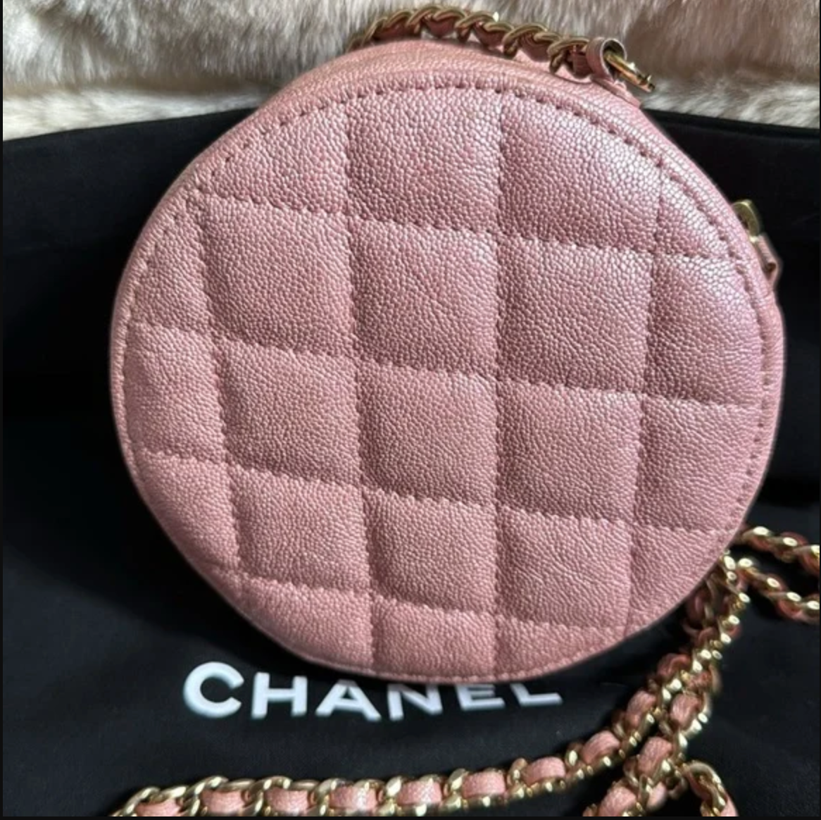 CHANEL quilted pink caviar leather Crossbody round shape bag