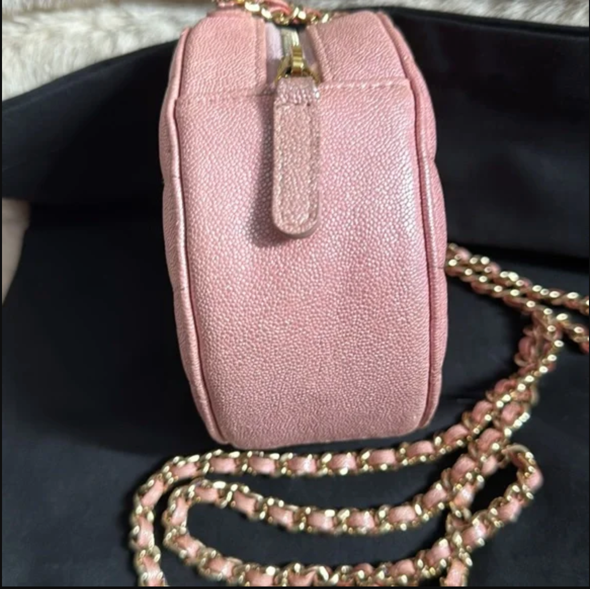 CHANEL quilted pink caviar leather Crossbody round shape bag