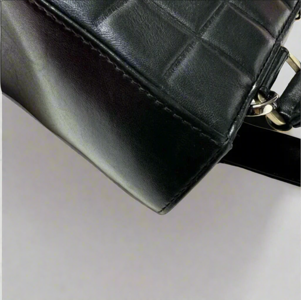 CHANEL Black lambskin Chocolate bar tote
