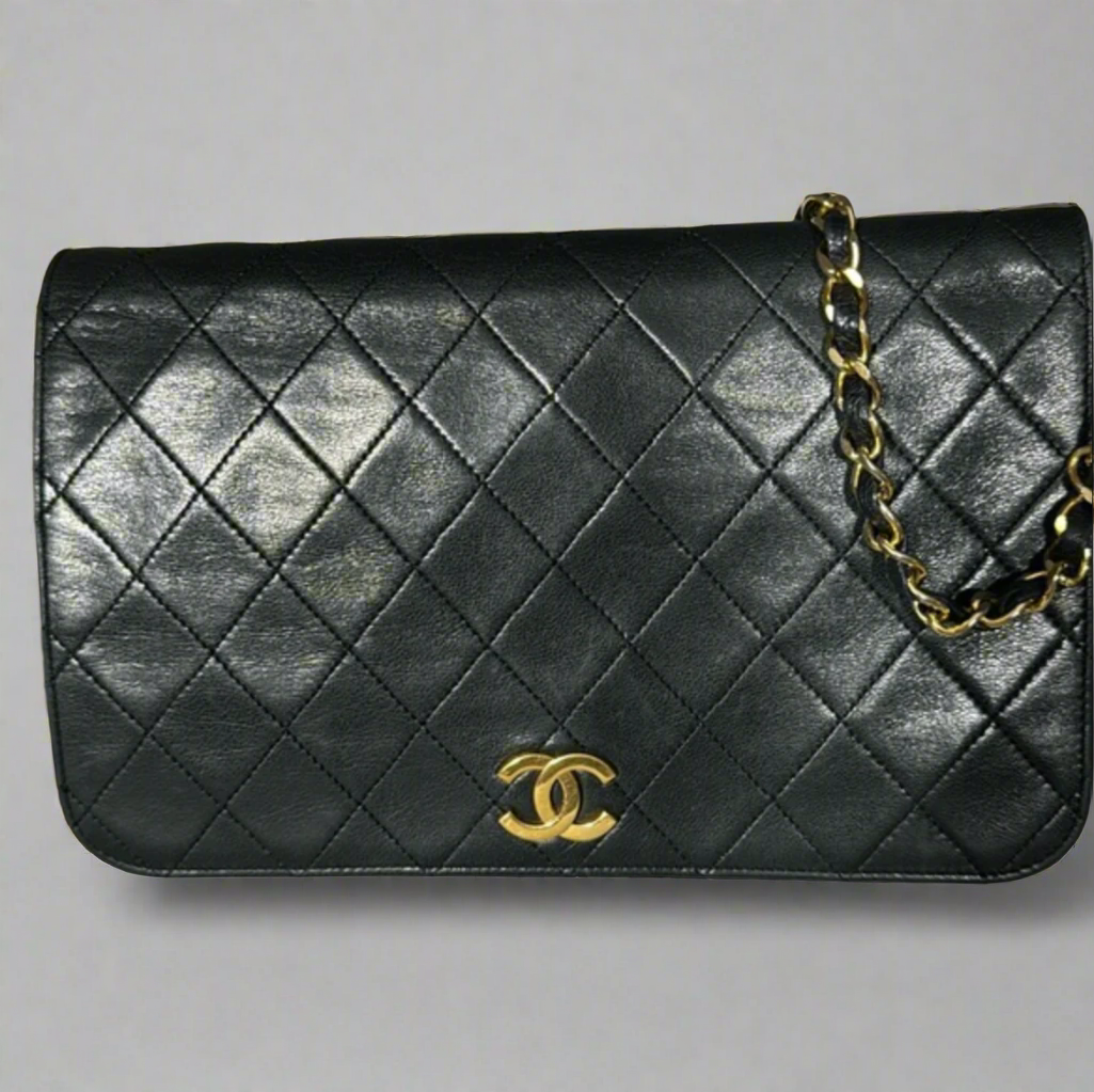 CHANEL Black Vintage CC Small Lambskin Single Flap Shoulder Bag