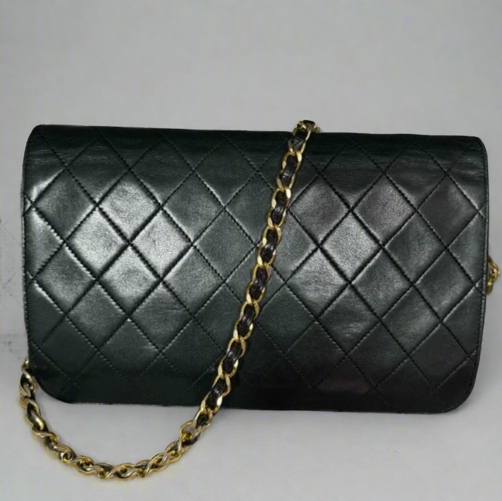 CHANEL Black Vintage CC Small Lambskin Single Flap Shoulder Bag