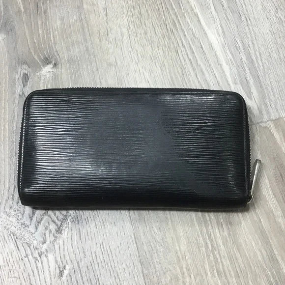 Louis Vuitton Black Epi Leather Zippy Wallet
